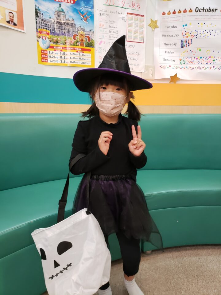 ハロウィンweekは10/22～10/31！仮装してレッスンへ！上北沢校のこども英語・英会話教室アミティー