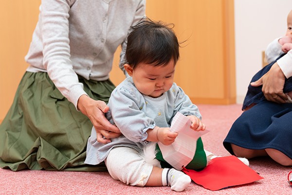 👶会話クラスは満６カ月からスタート✨遊びながら英語に触れて、親子で一緒に英語の環境づくりを始めていきます♪上北沢校のこども英語・英会話教室アミティー